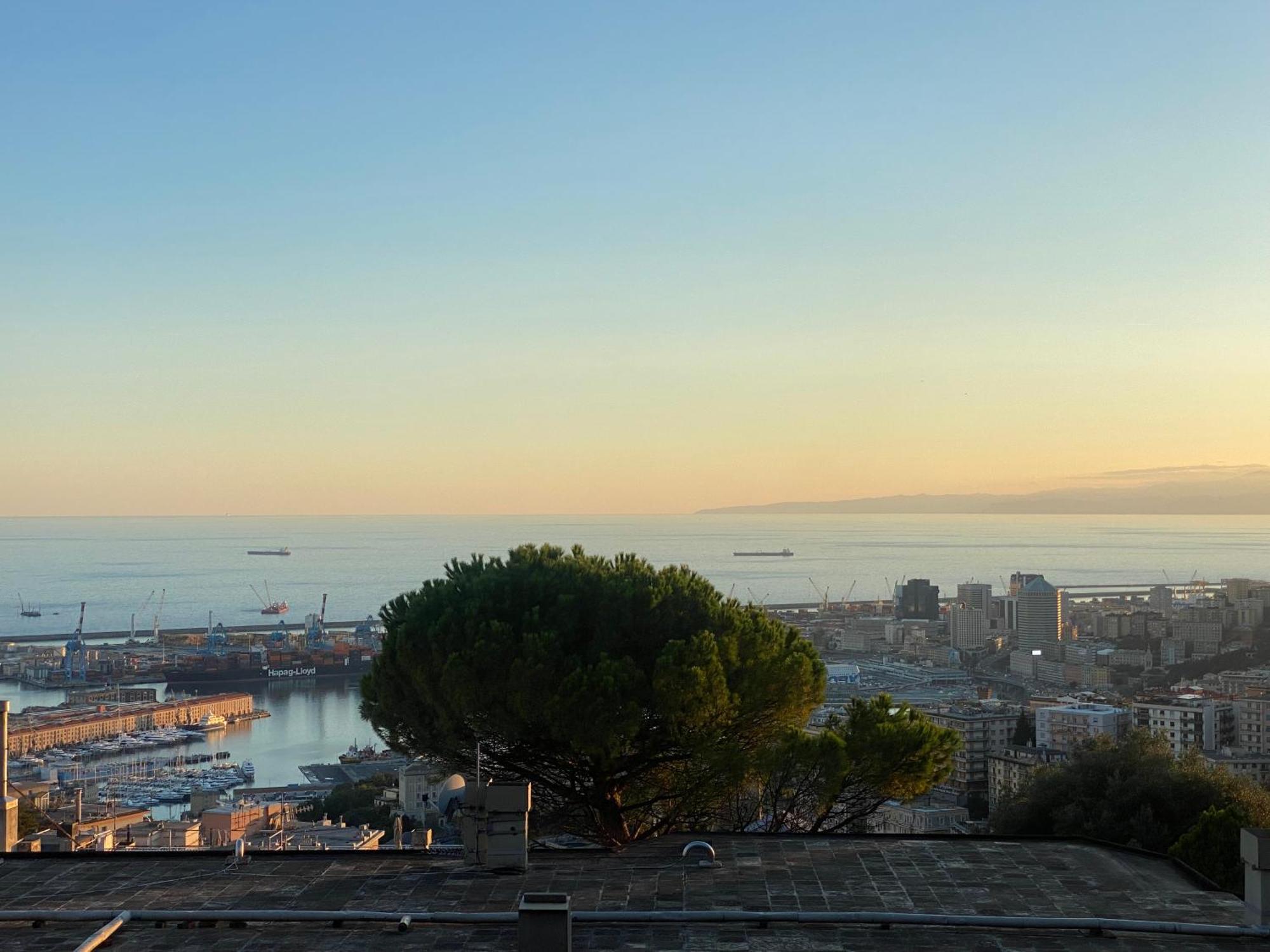 View & Hiking In Italian Riviera Génova
